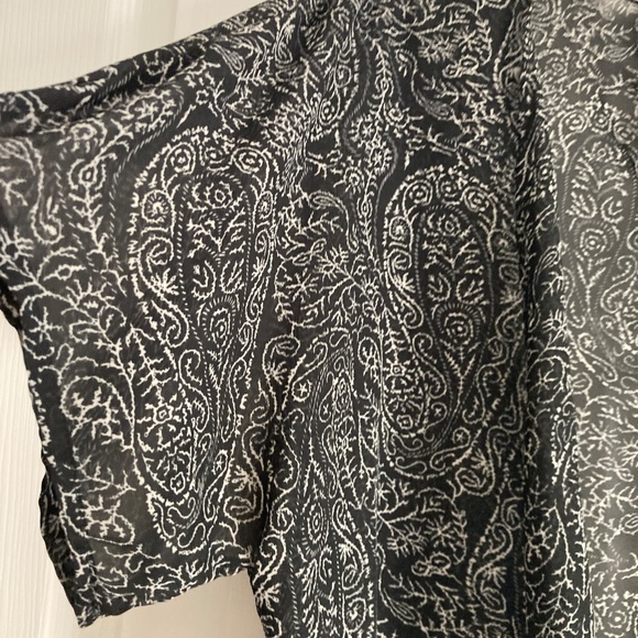 Beautiful one size wrap - Picture 2 of 3